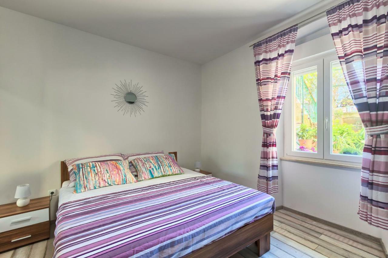 Apartment Amfiteatar Moris Пула Екстериор снимка